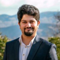 نیما استخری
